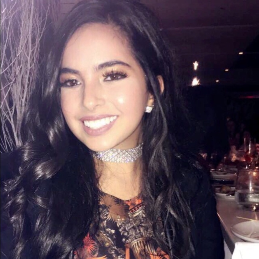 Meet your Posher, Sakina